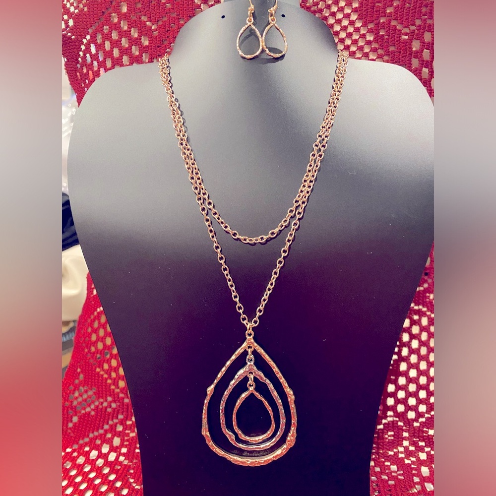 Elegant Gold, and Silver Teardrop Necklace and Earring Set